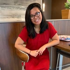 Meet your Posher, Alyssa